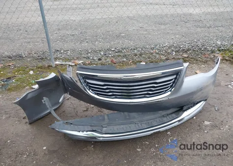 2015 Chrysler Town & Country S z USA, uszkodzony, nr VIN 2C4RC1HG4FR602968